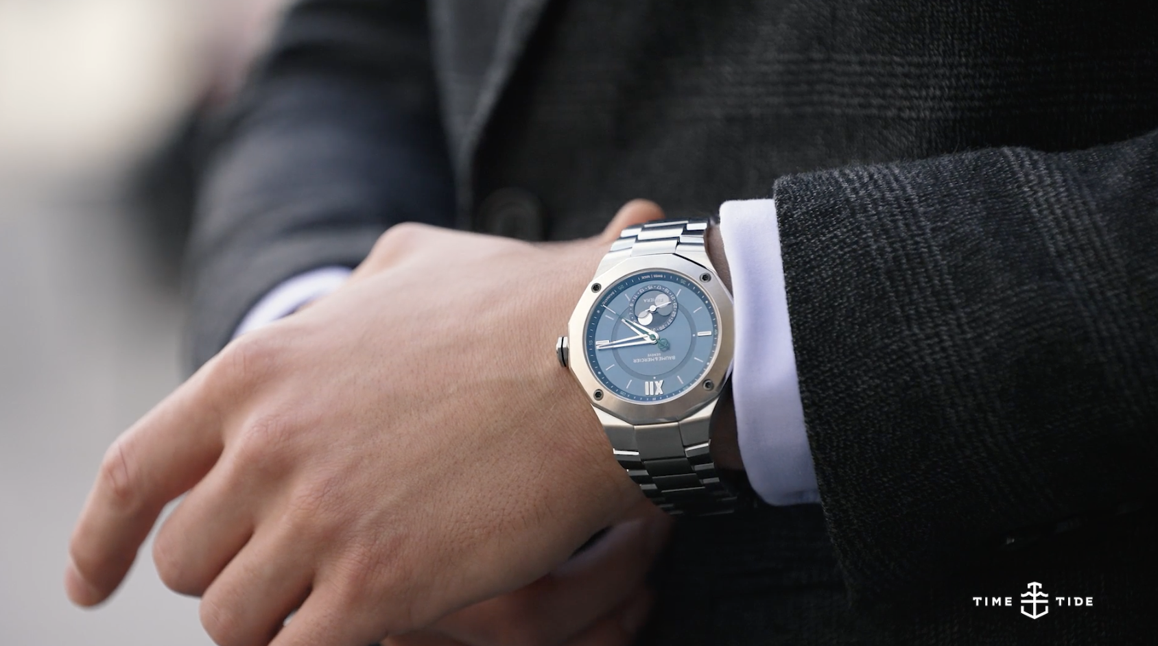 Baume & Mercier take us to the moon with the Riviera Phases de Lune